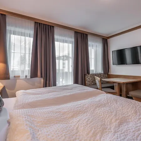 Appartements Penzinghof Mayrhofen Room photo